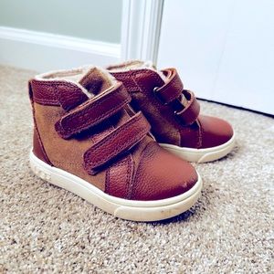 Ugg Toddler Size 7 Leather Sneaker Boots - unisex style!